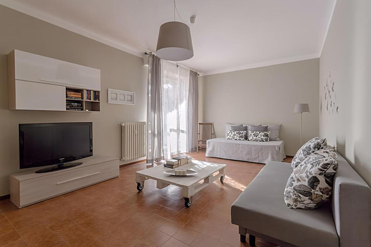 Natural Chic - Close To City Center And Beach - Parking Desenzano del Garda Exteriör bild