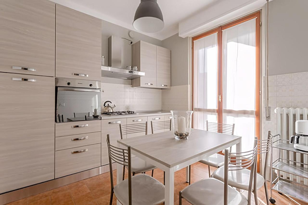 Natural Chic - Close To City Center And Beach - Parking Desenzano del Garda Exteriör bild